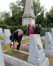 Об участии Посла Е.А.Станиславова в акции «Поклонись павшим и повяжи георгиевскую ленточку» и мероприятиях Посольства по случаю 80-летия Победы