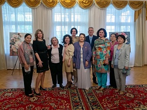 Diplomatic Spouses of Budapest fogadásról Diplomatic Spouses of Budapest fogadásról