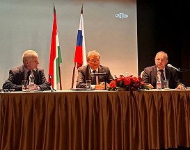 Október 13-án a budapesti Orosz Kulturális Központban tartott Evgeny Sztanyiszlavov, Oroszország magyarországi Nagykövete és a Magyar Békekör civil szervezet képviselői közötti találkozó